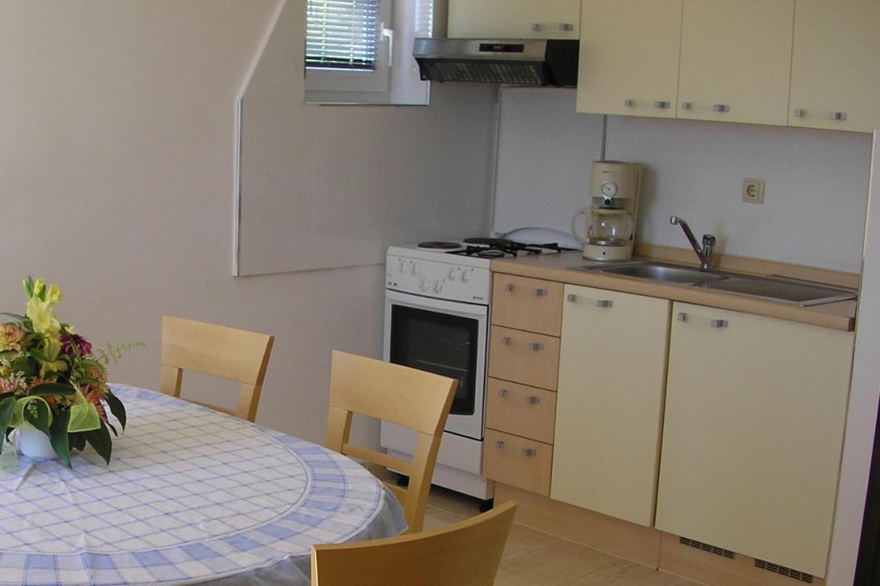 Apartments With Wifi Bol, Brac - 11728 Exterior photo