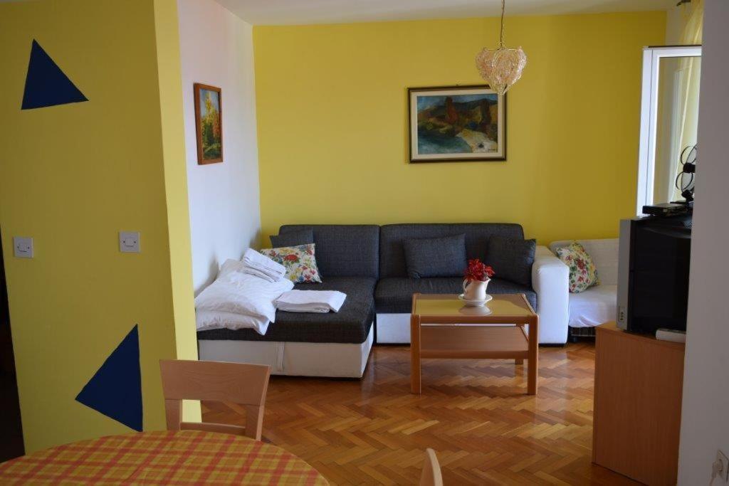 Apartments With Wifi Bol, Brac - 11728 Exterior photo